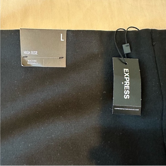 NWOT Express Black Midi Pencil Skirt, Large - Picture 5 of 5
